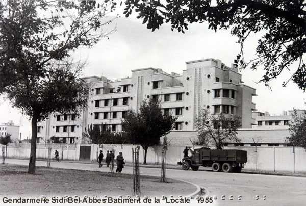 011 GENDARMERIE BT LOCAL.JPG